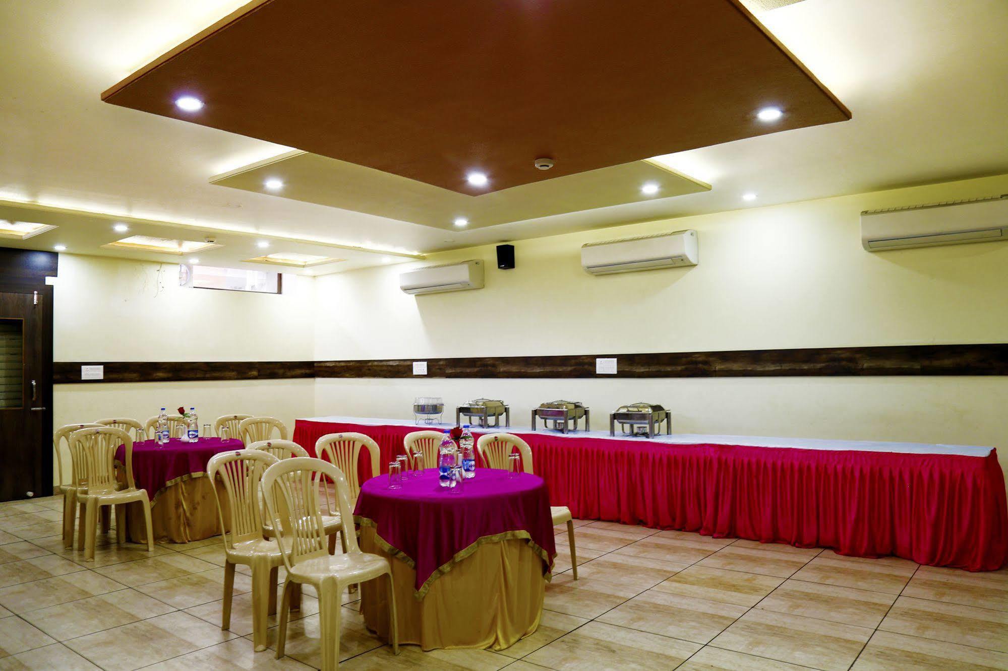 Fabhotel Padmavati Palace Mansarovar جايبور المظهر الخارجي الصورة
